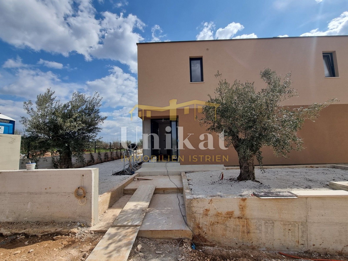 Casa nei dintorni di Višnjan - 4 camere da letto e piscina